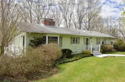 24 Laurel Hill Dr, Niantic, CT 06357 photo 1