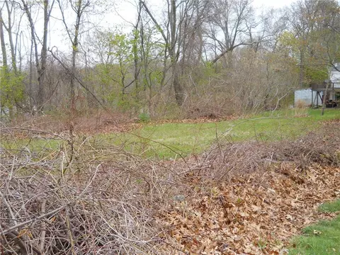 65 Edgewood Rd, East Lyme, CT 06357 photo 1