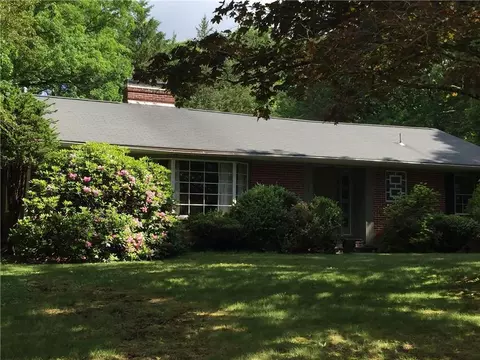 76 Peckham Ln, Killingly, CT 06239 photo 1