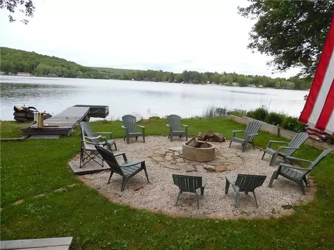 42 Smith Rd, Moosup, CT 06354 photo 1