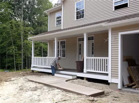 10 Tom Allyn Ct, Gales Ferry, CT 06335 photo 1