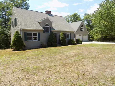 3 Quinebaug Dr, Preston, CT 06365 photo 1