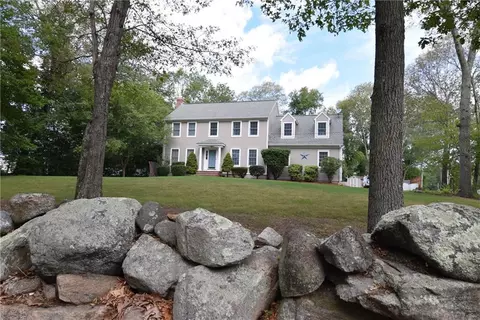 1 Devon Dr, Pawcatuck, CT 06379 photo 1