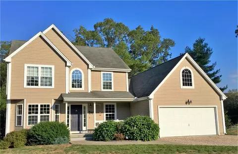 6 Captain Amos Stanton Dr, Ledyard, CT 06339 photo 1