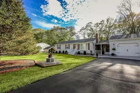 45 Oakwood Dr, Windham, CT 06280 photo 1