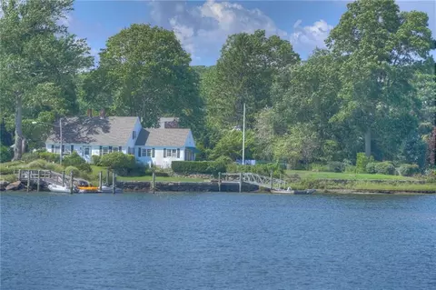 2 Eldredge St, Mystic, CT 06355 photo 1