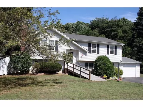6 Maple Ridge Rd, Westbrook, CT 06498 photo 1