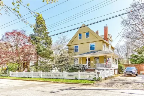 60 E Main St, Mystic, CT 06355 photo 1