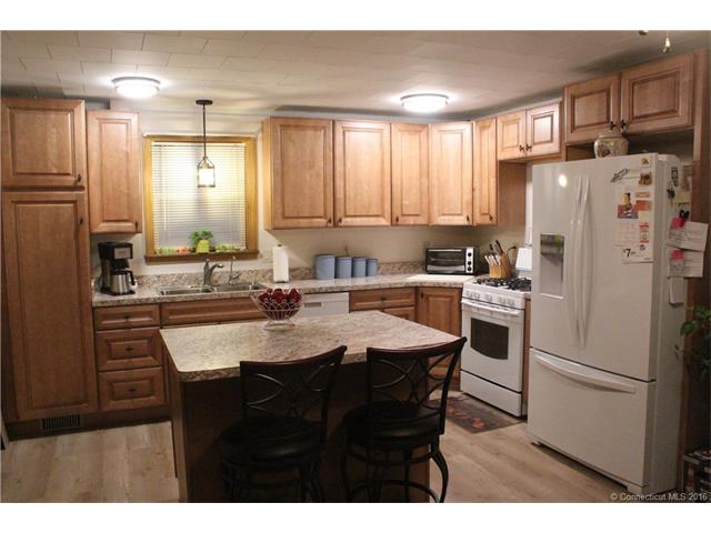 45 Community Ave, Plainfield, CT 06374 photo 1
