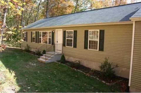 20 Fanning Rd, Ledyard, CT 06339 photo 1