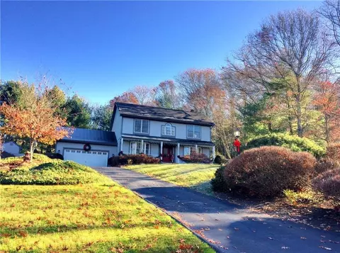 26 Deerwood Dr, Killingly, CT 06239 photo 1