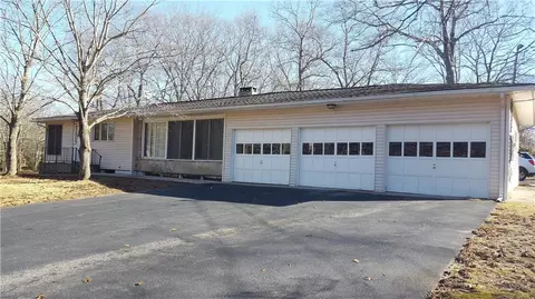 326 Wauregan Rd, Killingly, CT 06239 photo 1