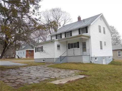 7 Promenade St, Moosup, CT 06354 photo 1