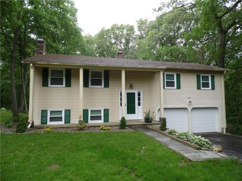 19 Nugget Hill Dr, Gales Ferry, CT 06335 photo 1