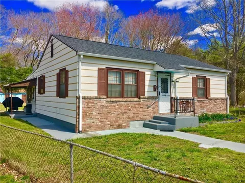 32 Concord Ct, Groton, CT 06340 photo 1