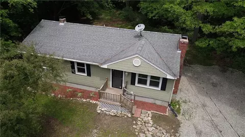 40 Sylvia Dr, Moosup, CT 06354 photo 1