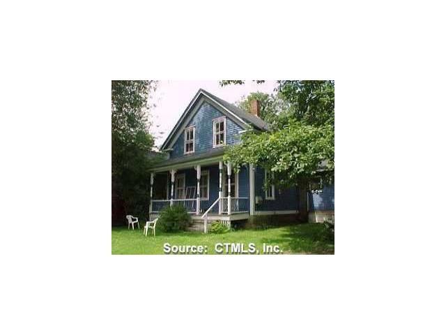 33 Potvin Ave, Moosup, CT 06354 photo 1