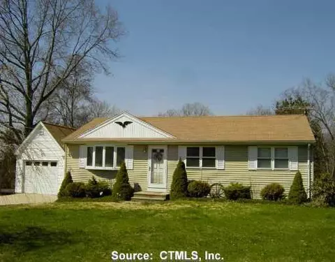10 Plainview Dr, Danielson, CT 06239 photo 1