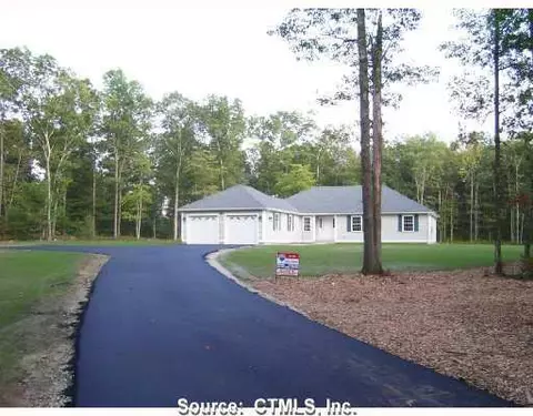 4 Orleans Ave, Killingly, CT 06239 photo 1