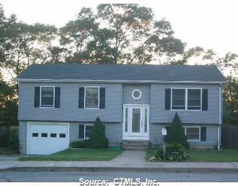 Undisclosed, Groton, CT 06340 photo 1