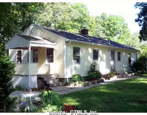 18 Maple Ter, Ledyard, CT 06339 photo 1