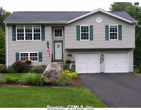33 Picabo St, Killingly, CT 06239 photo 1