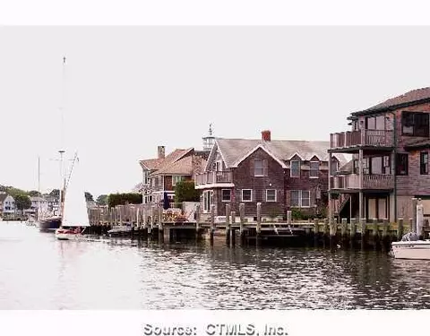 Undisclosed, Groton, CT 06340 photo 1