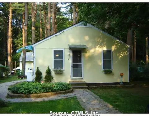 4 Weeks Ln, Killingly, CT 06241 photo 1