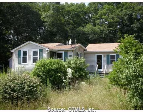 44 Cady St, Killingly, CT 06239 photo 1