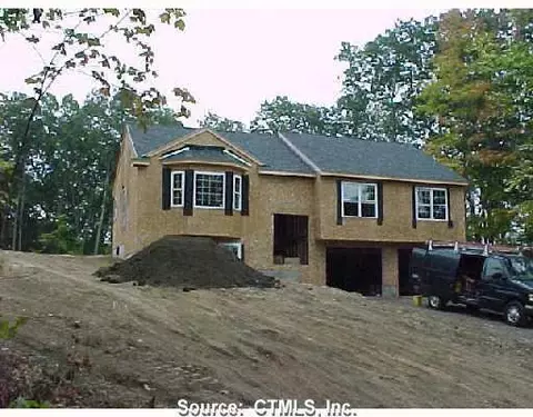 25 Prospect St, Putnam, CT 06260 photo 1