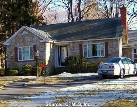 29 Westfield Ave, Killingly, CT 06239 photo 1