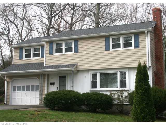 41 Impala Dr, Willimantic, CT 06226 photo 1
