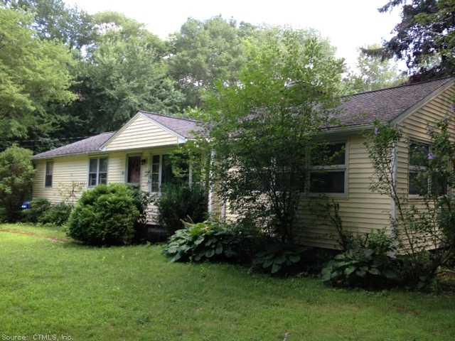 105 Heritage Rd, Putnam, CT 06260 photo 1