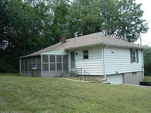 25 Arrowhead Dr, Ledyard, CT 06339 photo 1