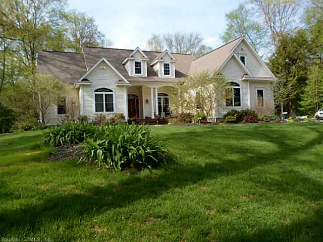 9 Amber Dr, Baltic, CT 06330 photo 1