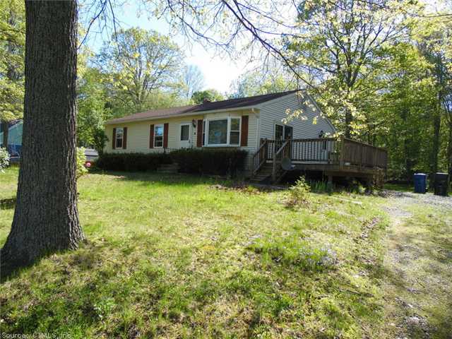 46 Diane Dr, Moosup, CT 06354 photo 1