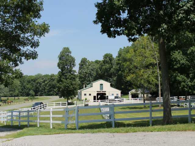 427 Lathrop Rd, Plainfield, CT 06374 photo 1
