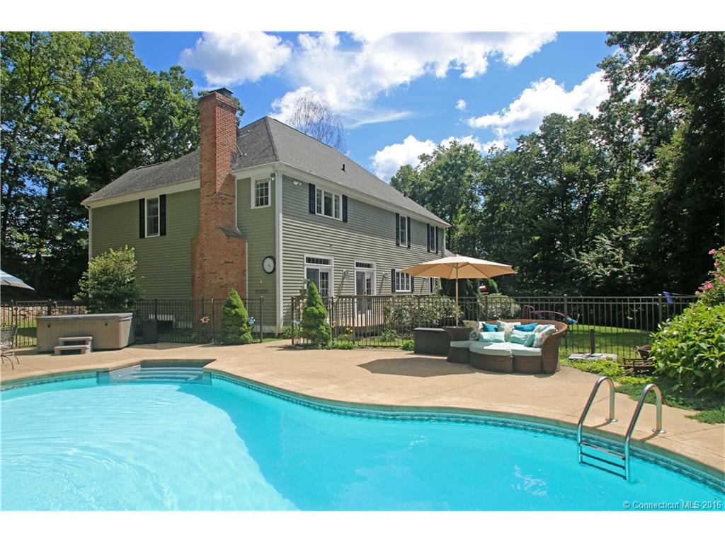 20 Kelly Ct, Sandy Hook, CT 06482 photo 1