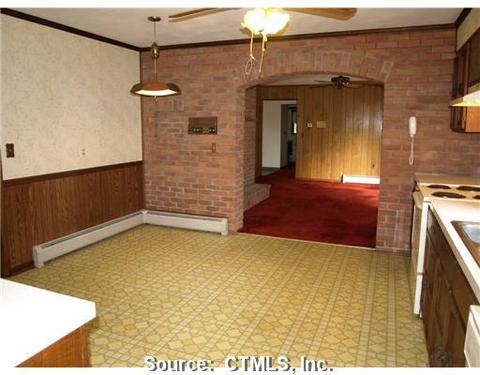9 Maple Ln, Brookfield, CT 06804 photo 4