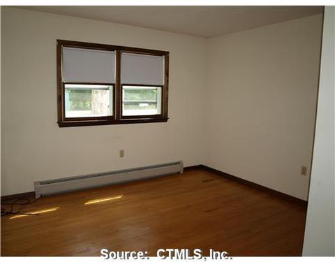 9 Maple Ln, Brookfield, CT 06804 photo 9
