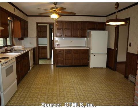 9 Maple Ln, Brookfield, CT 06804 photo 5