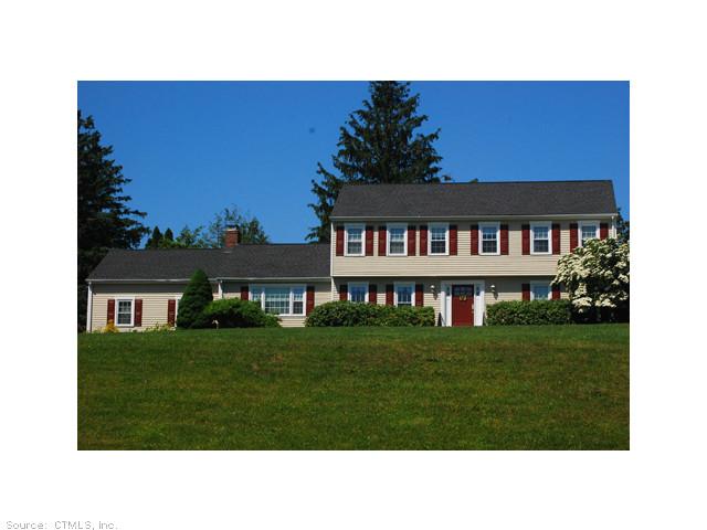 4 Galloping Hl, Brookfield, CT 06804 photo 1