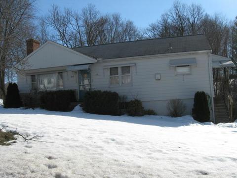 709 Lower Ln, Berlin, CT 06037 photo 1