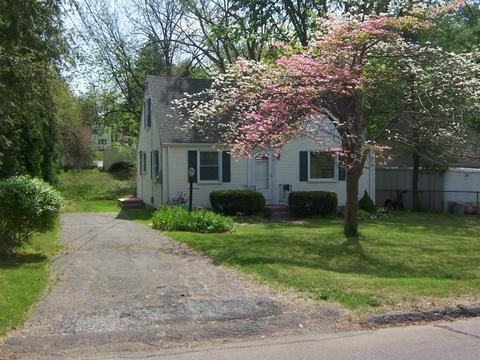 92 Grove St, Windsor, CT 06095 photo 1