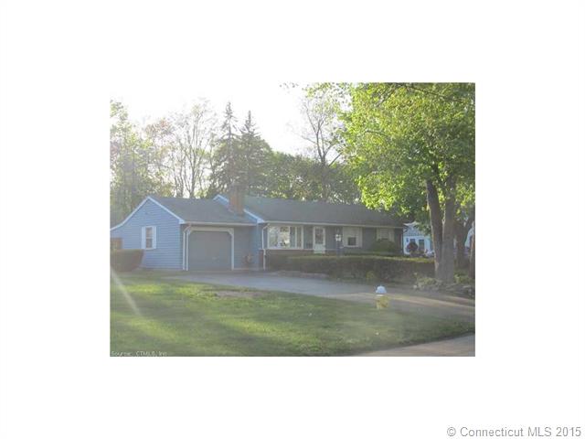 31 Belaire Cir, Windsor Locks, CT 06096 photo 1