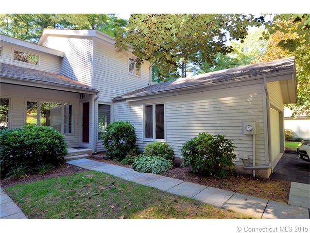 2 Bridle Path, Avon, CT 06001 photo 1