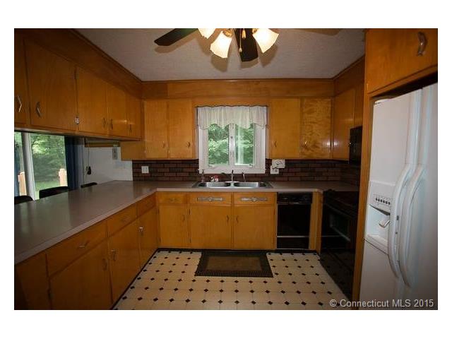 27 Valley Rd, Killingly, CT 06239 photo 1