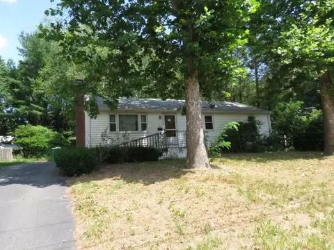 6 Pine Meadow Ln, Bloomfield, CT 06002 photo 1