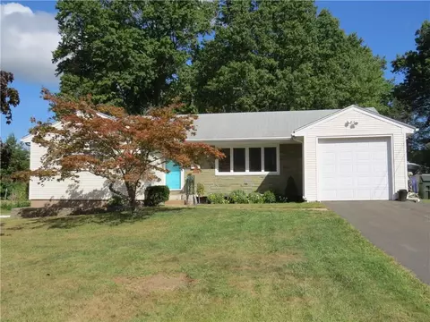 52 Holly Ln, Wethersfield, CT 06109 photo 1