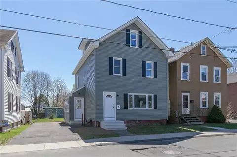 68 Oak St, Windsor Locks, CT 06096 photo 1